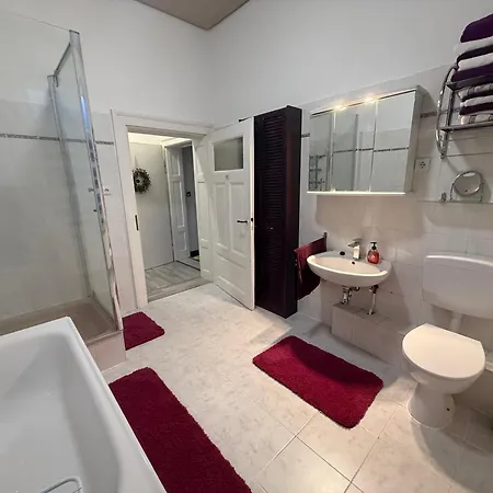 Margrit Apartment *